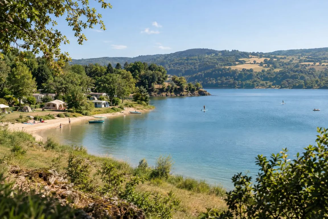 Camping en Aveyron au bord d'un lac du Lévézou
